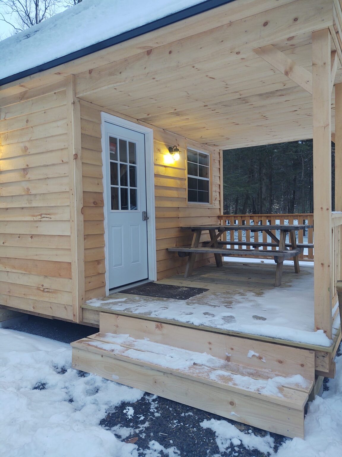 CABIN CAMPING Aurora B's Family Campground